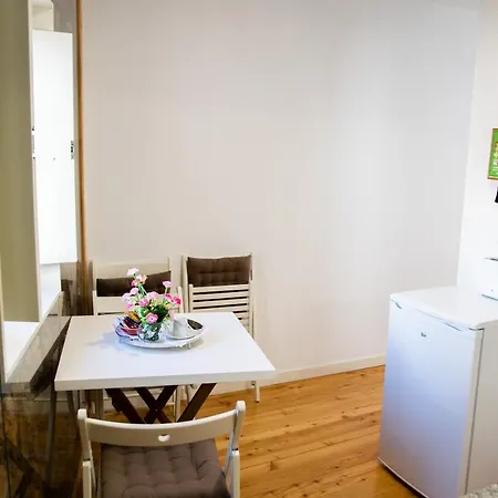 Apartment Olival 54 *